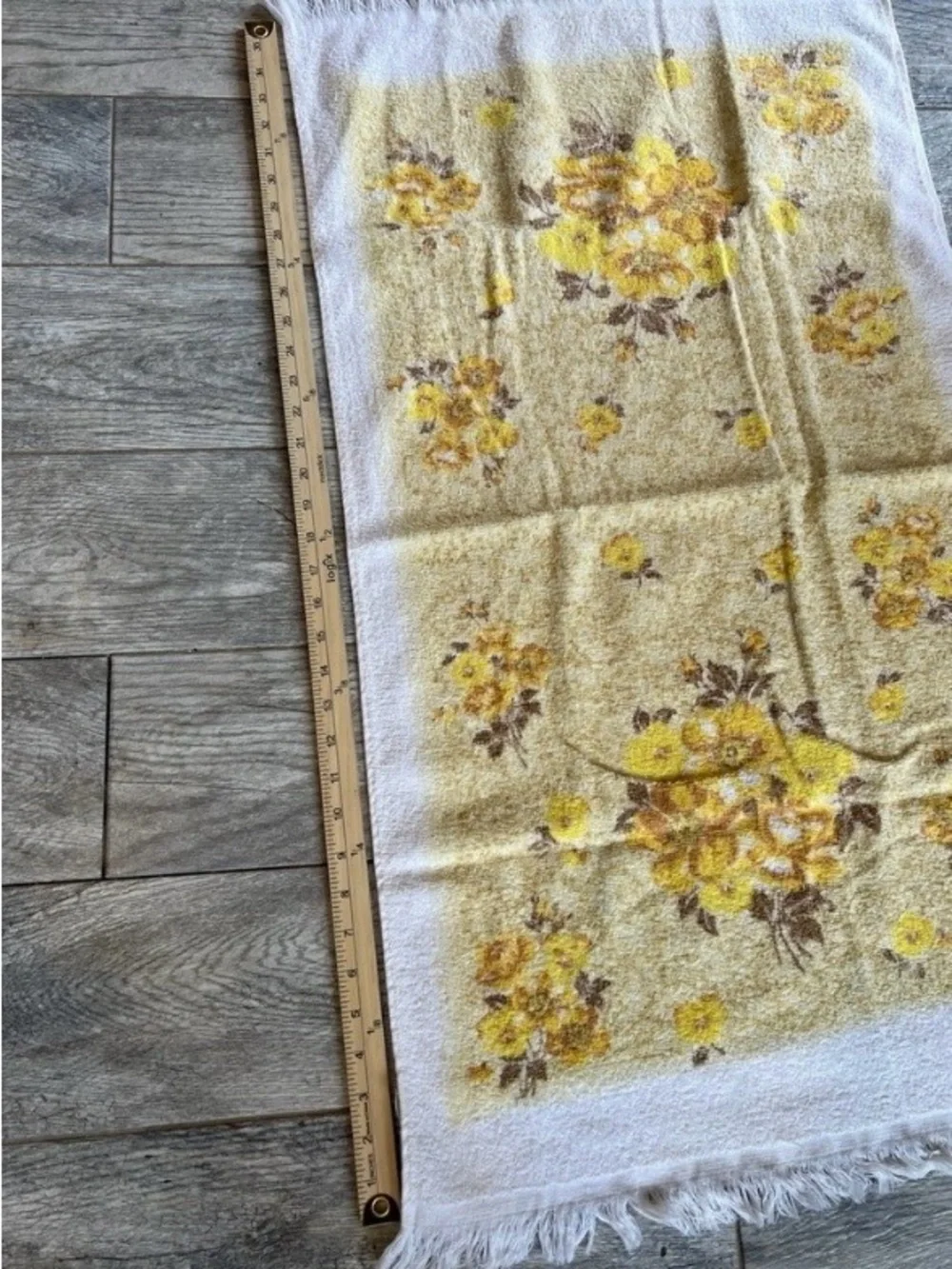 Retro Vintage Bath towel Floral Loop Yarn 100% Cotton Made In USA Yellow Fringe